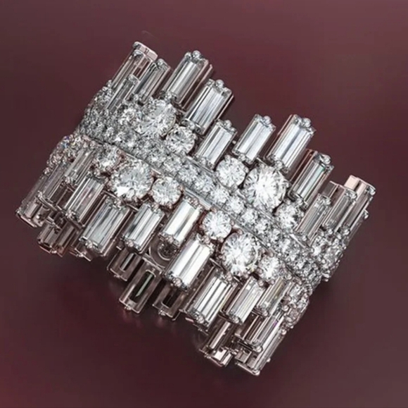 Gorgeous cubic zirconia cocktail ring. Size 6 or 7 - Picture 4 of 5